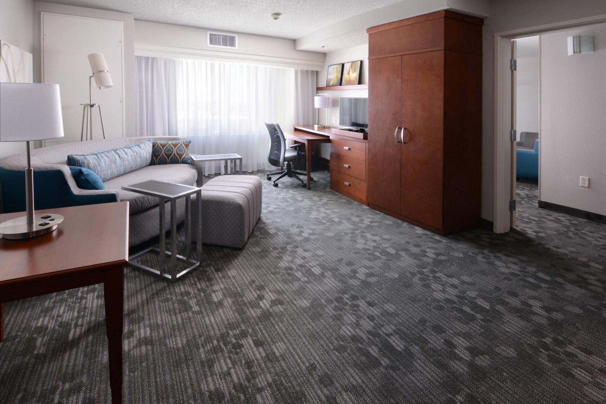 Courtyard Marriott Houston Pearland Hotel Exterior photo